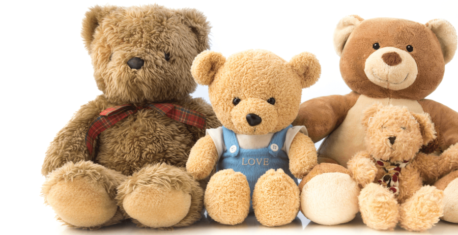 Eine Familie von Teddybären, um den Kindernotfallkurs zu veranschaulichen.